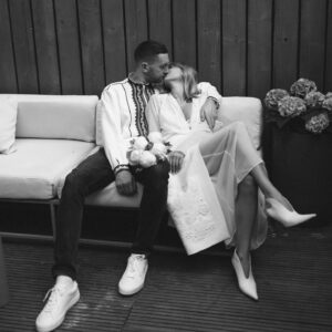 Iryna Soponaru Instagram - Приймаємо вітання💕 @rbainham

📸 @lana_croft__ 😍