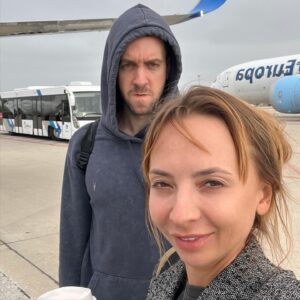 Iryna Soponaru Instagram - Ти дуже особливий
Ти дуже добрий
Ти дуже розумний
Ти дуже коханий
Вітаю тебе, мій соулмейт, мій кот, мій наречений @rbainham 
#lublu #лублу