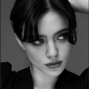 Isabel Gravitt Instagram - Black & white by the wonderful @manfredbaumann