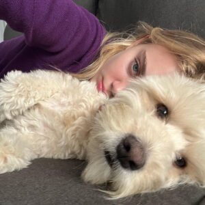 Isabel Gravitt Instagram - She smells like a bag of fritos💜