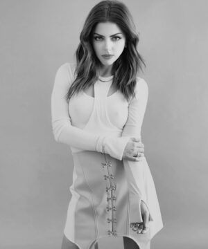 Isabel Burr Instagram - Styling: @ottero.mx 
Body: @cynthiabuttenklepper 
Falda: @dionlee vía @farfetch 
Joyas: @danielacalifa