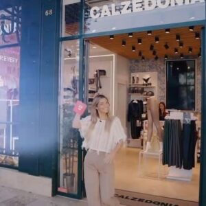 Isabel Figueira Instagram - Bom dia 😘
Natal a meias com a @calzedonia e a @tvioficial ❤️
Eu já tenho as minhas meias solidárias e vocês ? 
Ajude a ajudar quem nos ajuda o Ano todo
@ligabombeirosportugueses 😘

#natalameias23 #tvioficial #calzedonia