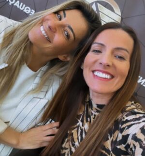 Isabel Figueira Instagram - Ola a todos hoje vim até á @equacaomotor no Porto trocar 3 anos depois o meu carro. 
Um stand de confiança que me ajuda a tratar de tudo sem ter que me preocupar com nada. Obrigada mais uma vez e com certeza até uma próxima. Fica aqui uma dica de um stand sério onde podem trocar o vosso carro e confiar no processo de troca. Bjs a todos e um dia feliz ✨✨✨