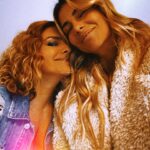 Isabel Figueira Instagram - Hoje estreia a Novela Cacau na @tvioficial . Yenhhhhh🙌🙌🙌🙌 Nós as duas só mais lá para a frente é que estreamos na novela. Que giras que são as nossas personagens ✨ Estamos tão felizes por finalmente esta história escrita pela @mjcarioca com um elenco incrível chegar a vocês.✨ Não percam logo à noite CACAU na @tvioficial ✨✨✨✨ @leonorseixas