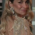 Isabel Figueira Instagram - Obrigada a todos e parabéns @tvioficial ✨✨✨ Vídeo e produção by @gci_agency e @gcimediagroup Cabelos @patrick_dias80 Make up @ritaviegasmakeup Dress by @giorodriguesofficial Até uma próxima ✨✨✨