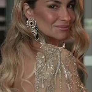Isabel Figueira Instagram - Obrigada a todos e parabéns @tvioficial ✨✨✨

Vídeo e produção by @gci_agency e @gcimediagroup 

Cabelos @patrick_dias80 
Make up @ritaviegasmakeup 
Dress by @giorodriguesofficial 

Até uma próxima ✨✨✨