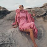 Isabel Lucas Instagram - @gritty_pretty 🐚 . . Editor @danielle_gay Art Direction @sarahdalywork Senior Creative Producer @nicolasevitt Photography @danrobertsstudio Digital Operator @seokhoyoon Lighting Tech @ryan_achilles Motion @henrycousins  Styling @gemmakeil Hair @badisonv  @assemblyagency using Davroe  Skin & Makeup  @kultaustralia #grittypretty #gadigalland