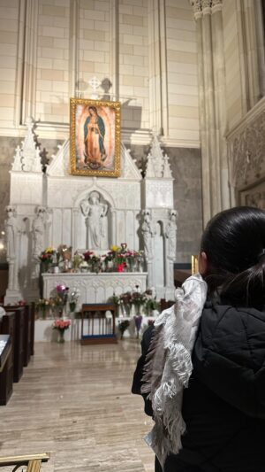 Isabel Pantoja Instagram - Dando gracias y salud para todos.
A mi virgencita de Guadalupe 🙏🏼