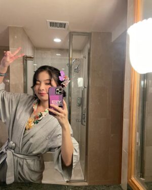 Isabella Chan Instagram - 有朋友話有預感我咩咩咩，我雖然聽完心頭一震，但靜靜消化完幾日，我覺得你個預感是叫做你太了解我 姐～🐥

每張相也有內心caption，但我覺得是個太老餅的行為，所以大家自行參透啦下！ 🎣 嘰