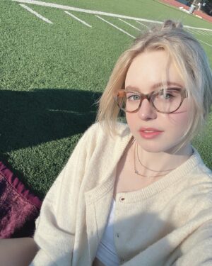 Isabella Crovetti Instagram - From Senior Sunrise🌅 
~
~
~
#sun #sunrise #picnic #footballfield #aesthetic #blanket #girls #girlgroup #girlsday #girl #blonde #fit #outfit #shoes #glasses #girlsglasses #bun