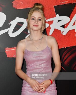 Isabella Crovetti Instagram - Tyy @netflix ! Missed @tannerbuchananofficial 🤧🥋❤️ @cobrakaiseries 

#netflix #premiere #redcarpet #carpet #photos #pose #dress #glam #cobrakai #show #tv #actress #premier