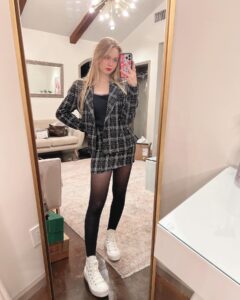 Actress Isabella Crovetti HD Instagram Photos and Wallpapers June 2022