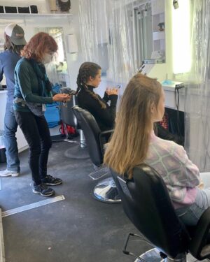Isabella Crovetti Instagram - MORE BEHIND THE SCENES content for u all😌👯‍♀️✨✨✨
@hesallthatmovie @netflix 
#hesallthat #hesallthatnetflix #netflix #movie #netflixmovies #filming #bts #behindthescenes #film