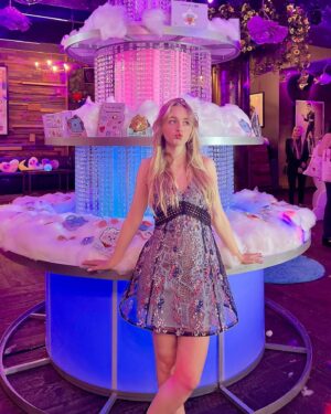 Isabella Crovetti Instagram - BEST NIGHT at @thecremeshop new BT21 BABY line party!!💐🧁🌸🍡🌈I’m such a sucker for it!!!THANK YOU GUYS LOVE YOU SM!! 

#BTS #crème #cremeshop #party #premier #premierparty #army #bts #makeup #bt21 #kpop