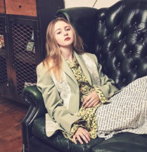 Isabella Crovetti Instagram - To one of my favorite outfits I’ve worn @artnplay 💐💕
@photobookmagazine 
Photographer: @abnormal2nd 
Stylist: @artnplay @core.a.creative 
Hair&mkup: @yunm2 
@platformprteam 
#photoshootideas #photoshoot #photography #photo #modeling #model #korea #aesthetic #style #outfits #fashion