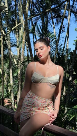 Isabella Koppel Instagram - Quais outras perguntas você faria para um dublador? #dublagem #dublagembrasil #dubladora #dublagemviva