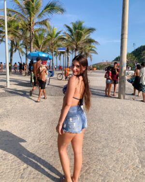 Isabella Koppel Instagram - that summer feeling...🥥🌴🌺🌊🤍