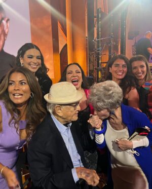 Isabella Gómez Instagram - Celebrating our boy’s 100th birthday in the best company possible. The dreamiest of nights ✨🖤
