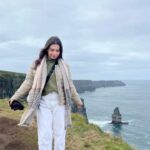 Isabella Gómez Instagram – Cheers, Ireland. Xx ☘️

#Dublin #CliffsOfMoher #TempleBar #Galway