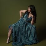 Isabella Gómez Instagram - 👸🏽Bridgerton x Little Mermaid 🐬 Wearing @milla from @pr_solo Shot by @joshakatz Styled by @stylesbyhoward Shot at @workhorseproductionsla In collaboration with @indiadebeaufort