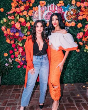 Isabella Gómez Instagram - In love with my @withloveonprime family. 🌻🌻🌻 Can’t wait for you guys to see this cast shine in season 2, out June 2nd!!

Aaaaaand, when you get to the finale you’ll see a familiar face 😇 (it’s me, I’m in the finale and I had the best time shooting it) 💐

Also, how magical does this little sneak peak/intimate din din look?! Obsessed.
