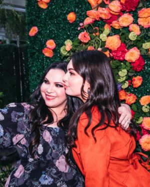 Isabella Gómez Instagram - In love with my @withloveonprime family. 🌻🌻🌻 Can’t wait for you guys to see this cast shine in season 2, out June 2nd!!

Aaaaaand, when you get to the finale you’ll see a familiar face 😇 (it’s me, I’m in the finale and I had the best time shooting it) 💐

Also, how magical does this little sneak peak/intimate din din look?! Obsessed.