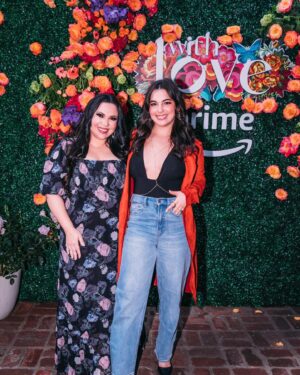 Isabella Gómez Instagram - In love with my @withloveonprime family. 🌻🌻🌻 Can’t wait for you guys to see this cast shine in season 2, out June 2nd!!

Aaaaaand, when you get to the finale you’ll see a familiar face 😇 (it’s me, I’m in the finale and I had the best time shooting it) 💐

Also, how magical does this little sneak peak/intimate din din look?! Obsessed.