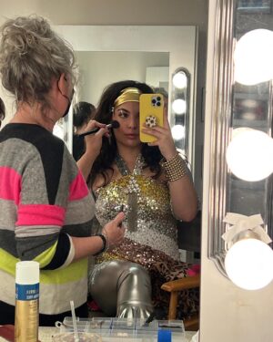 Isabella Gómez Instagram - Walking into #TheGoldbergs on their 10th season was intimidating right up until the point where I stepped foot on set. The all encompassing camaraderie and love was palpable and I was immediately made part of the family. To say that’s rare in this industry is an understatement. 

I feel so lucky to have gotten to play in 1980 something Jenkintown and even more so to have gotten to know the incredible cast and crew that has been in our living rooms for the past decade.

Most of all, I am so thankful to know and have gotten to work alongside @seangiambrone. They broke the mold when they made this dude; he is the sweetest, most genuine, hardest working guy and my most favorite love interest I’ve ever had. (I know you’re not supposed to pick favorites, but if you know Sean, you understand. He kinda shouldn’t even be allowed to be in the competition, it’s pretty unfair.) 

See you all tonight for one last episode, Goldnerds!

XOXO,

Your Carmen 💛