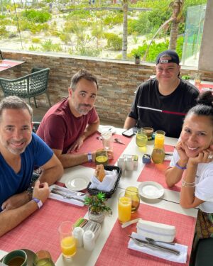 Isabelle Racicot Instagram - Un week-end mémorable qui s’achève bientôt! #rythmefm #20ansseb #funtimes #cataloniahotels #grosweekend