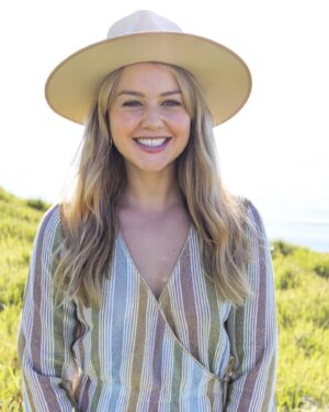 Isabelle Cornish Instagram - The drop 💧
⚡️conscious content ⚡️ 
  Platform dropping soon