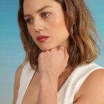 Isabelle Cornish Instagram - Capturing the sun and sea with @fredjewelry ❤️ #fredthesunshinejeweler #FREDJewerly #FREDParis (#AD)