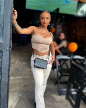 Isadora Salles Instagram - Outra frequência 😮‍💨🤞🏾🤞🏾