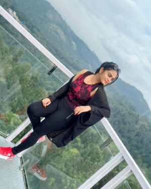 Ishwarya Ravichandran Instagram - If you’re burnt out and struggling ,
you don’t need a more productivity 
what do you really need is a break❤️🦋🫶🏻