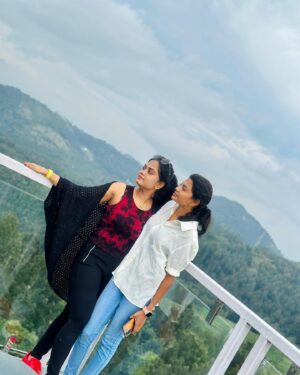 Ishwarya Ravichandran Instagram - If you’re burnt out and struggling ,
you don’t need a more productivity 
what do you really need is a break❤️🦋🫶🏻