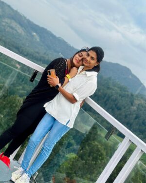 Ishwarya Ravichandran Instagram - If you’re burnt out and struggling ,
you don’t need a more productivity 
what do you really need is a break❤️🦋🫶🏻