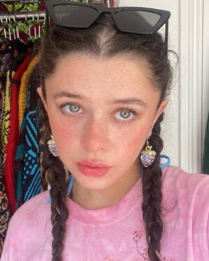 Isis Hainsworth Instagram - 