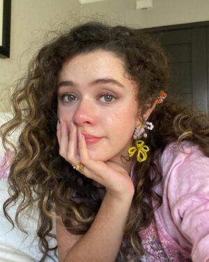 Isis Hainsworth Instagram - back to tiff💗💛

Styling- @bethfenton_ 🫶