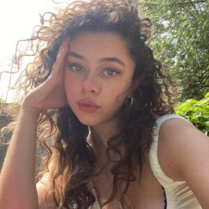 Isis Hainsworth Instagram - 🫠