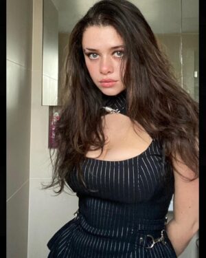 Isis Hainsworth Instagram - 