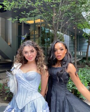 Isis Hainsworth Instagram - @tiff_net Thank you so much for having us. Whaaat a time, whaaat a cast, whaaat am I doing here? 
💗🕊🦜🐓happy happy🦆🦢🦉💗

thank you @bethfenton_ for this crazy dress x
Hair- @erinklassenhair