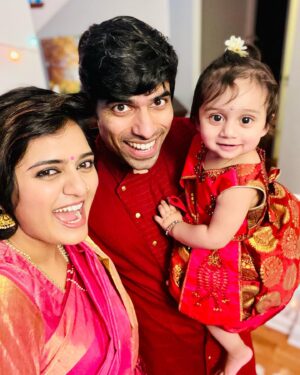 Iswarya Prabakar Instagram - It’s Kalki’s 1st Diwali 🪔 Wishing her & everyone a life filled with Love & Light 🥰✨🧿 
•
#happydiwali #diwali2022 #1stdiwali #kalki #ipk #babyk #iceicebaby #festivaloflights #familygoals #livingthemoment #lovemylife #festivevibes