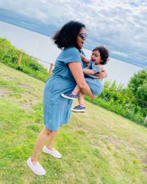 Iswarya Prabakar Instagram - Many of you (actually all of you) guessed it right 😁
We are coming to India after 5 years ✨
Over the years My life has changed upside down & inside out and I believe so is my favorite city Chennai ☀️ 
Kalki can’t wait to come & meet all my friends & family 🥰
•••••••
This 4 slides of pics⬅️➡️
4 more WEEKS until we COME ❤️
.
All of you who had pinged me for #collaboration & #meetup pls get back in touch… bcz NOW is the TIME 🎉🇮🇳🙌🏼
#usatoindia #cominghome #mycity #babys1stinternationaltrip #kalki #kp #pk #ipk #momanddaughter #allsmiles #travelbuddies