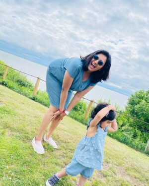 Iswarya Prabakar Instagram - Many of you (actually all of you) guessed it right 😁
We are coming to India after 5 years ✨
Over the years My life has changed upside down & inside out and I believe so is my favorite city Chennai ☀️ 
Kalki can’t wait to come & meet all my friends & family 🥰
•••••••
This 4 slides of pics⬅️➡️
4 more WEEKS until we COME ❤️
.
All of you who had pinged me for #collaboration & #meetup pls get back in touch… bcz NOW is the TIME 🎉🇮🇳🙌🏼
#usatoindia #cominghome #mycity #babys1stinternationaltrip #kalki #kp #pk #ipk #momanddaughter #allsmiles #travelbuddies