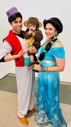 Iswarya Prabakar Instagram - Aladdin ✨ Jasmine ✨ Abu the Monkey on KALKI’s 1st Halloween !!!!!!!!
•
#makingmemories with our tiny human 🥰💞🎆
