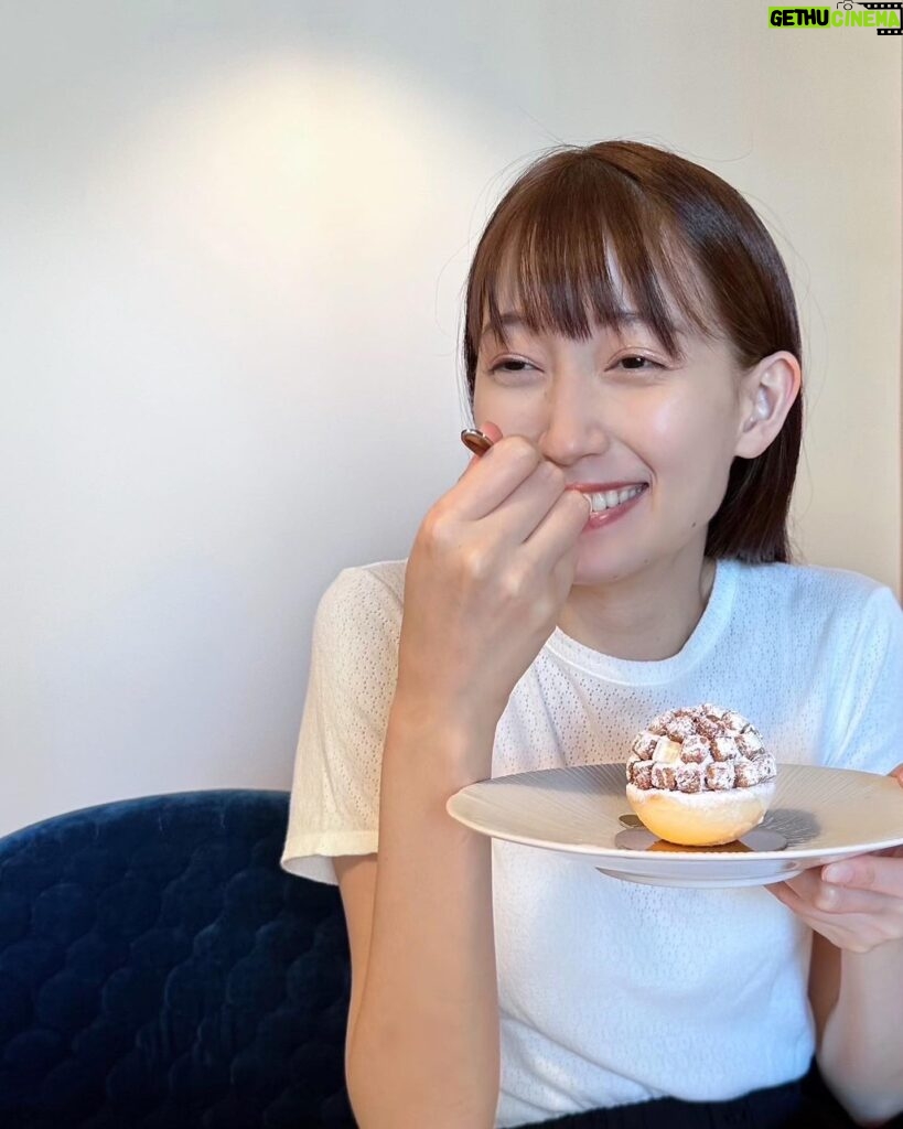 Ito Ohno Instagram - 皆さまにお知らせです。 おとなの週末Webにて、スイーツ連載『大野いと&美山加恋の「おかしなコーヒーのハーモニー」』が始まりました☺️✨ 念願のスイーツ連載とっても嬉しいです！！♡今回、美山加恋ちゃんとリレー形式で美味しいスイーツとコーヒーを紹介していきます。 第一回目はリベルターブルの商品を紹介しています。 ぜひご覧ください🧁 #おとなの週末 #おとなの週末web #リベルターブル https://otonano-shumatsu.com/articles/325537
