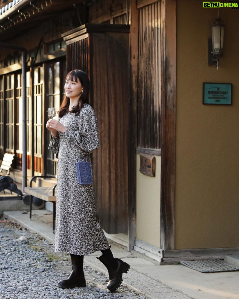 Ito Ohno Instagram - ナディアさんと☺️🤍 👗🤍 white coat: @casa_fline dress: @emmi.jp bag: @anteprimaofficial ・ all: @casa_fline #日本遺産ストーリーズ