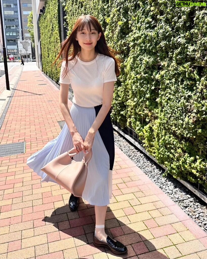 Ito Ohno Instagram - お気に入りのポレーヌのバッグと一緒に🌷 #私服