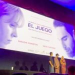 Itziar Castro Instagram - Cuando tu compi @maggiecivantos no sólo es la prota si no que también es la productora de #ElJuegoLaPelícula hay que ir a apoyarla! Y ahí estuvimos la familia de #visavis y de la cultura. #premiere #cine #cineespañol #visavis3 #visavis4 #visaviseloasis #itziar #itziarcastro #itziarcastrovisavis #maggiecivantos #estreno