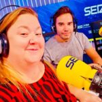 Itziar Castro Instagram - Ha sido un placer CANCANEAR este verano en @avivir de @la_ser Nos hemos reído, compartido, criticado, hemos queerizado las ondas, y todo ello en muy buena compañía! Con la capitana @lululancho y el resto de la troupe @pintamonas @barbaraayuso @guillermoalonso_ @carlescuevas y @palomarando El final del verano 🍻 #radio #programaderadio #cancaneo #cadenaser #humor #colaboradora #itziar #itziarcastro #itziarcastrovisavis #laser #actress #actriz #nomakeupselfie #sinmaquillaje #natural