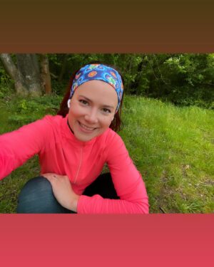 Ivana Korolová Instagram - Běh a následný cvičení a mně je vždycky taaaaak skvěle na těle i na duši.😍 Jakmile to zkusíte a zjistíte, že to funguje, už nebudete moct přestat.😊 
Kdo se jakkoliv necítíte, vyběhněteeee.🌸🤗 #beh #run #fit #positivevibes